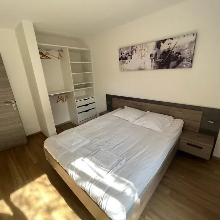 T4 RDC : jacuzzi / jardin / terrasse. Lac 2 km ! Appartement Viviers-du-Lac