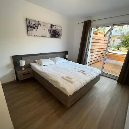Appartement T4 RDC : jacuzzi / jardin / terrasse. Lac 2 km !